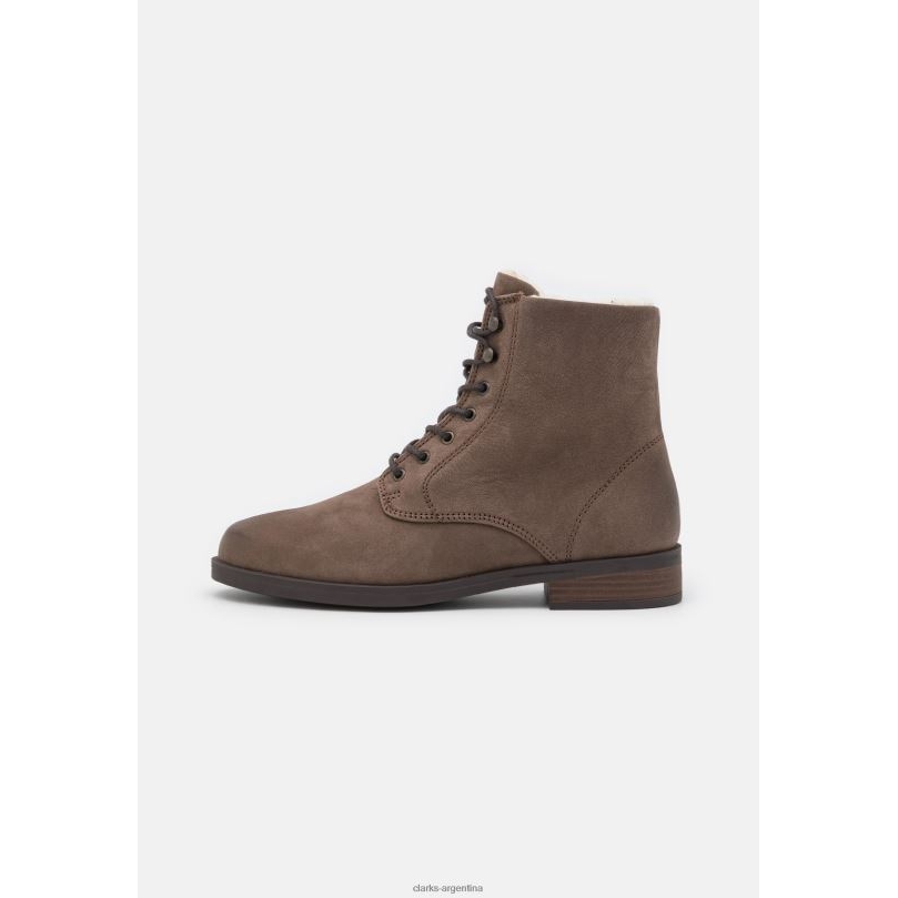 Clarks unisexo 2FZPZ7073 botines con cordones memi lace en color topo de Clarks gris pardo